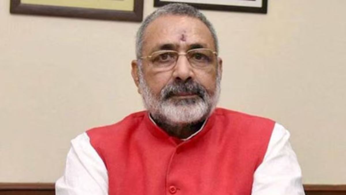 छत्तीसगढ़ दौरे पर पहुंचे केंद्रीय मंत्री गिरिराज सिंह, रायपुर के कई क्षेत्रों में करेंगे जनसंपर्क, पीएम मोदी के 12 साल की बताएंगे उपलब्धियां