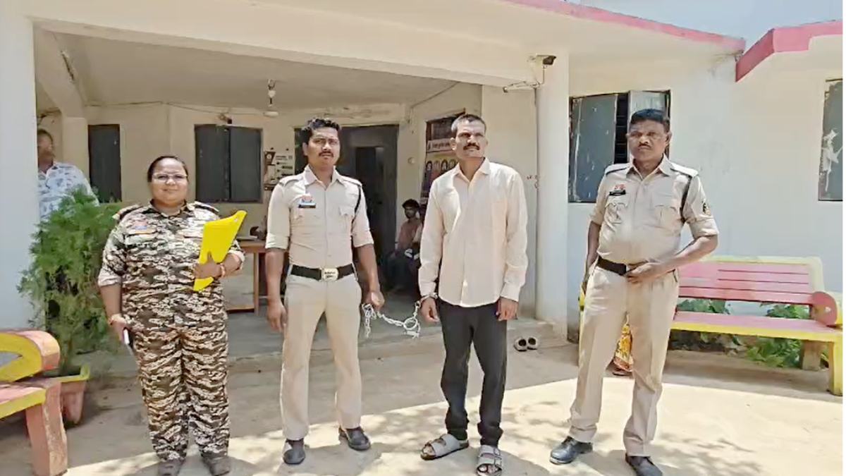CG Crime : घर में घुसकर महिला के साथ दुष्कर्म, लंबे समय से फरार दस हजार के इनामी आरोपी मानपुर क्षेत्र से गिरफ्तार