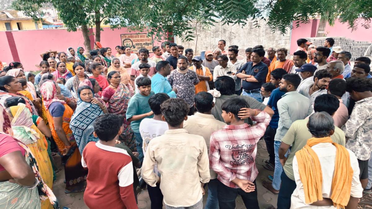 कोलियारी में अतिक्रमण हटाने को लेकर बवाल, 50 से अधिक घर खाली करने के नोटिस पर भड़के ग्रामीण, गांव में राजस्व टीम को घेरा