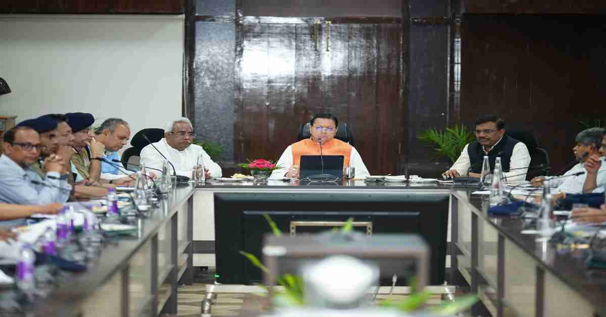 CM धामी ने मानसून सीजन की तैयारियों की समीक्षा, प्रदेश की सभी सड़कों को गड्ढा मुक्त करने के दिए निर्देश
