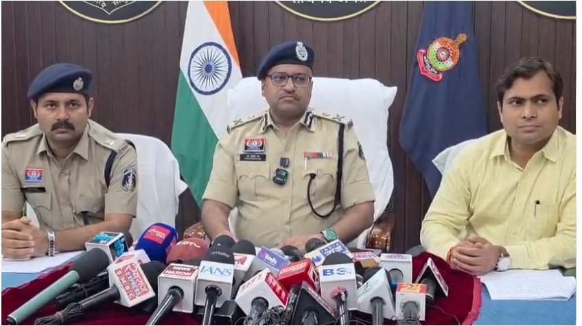 ज्वेलरी कारोबारी गोलीकांड का खुलासा : तीन आरोपी गिरफ्तार, अन्य फरार आरोपियों की तलाश जारी, वारदात को अंजाम देने से पहले की थी रेकी