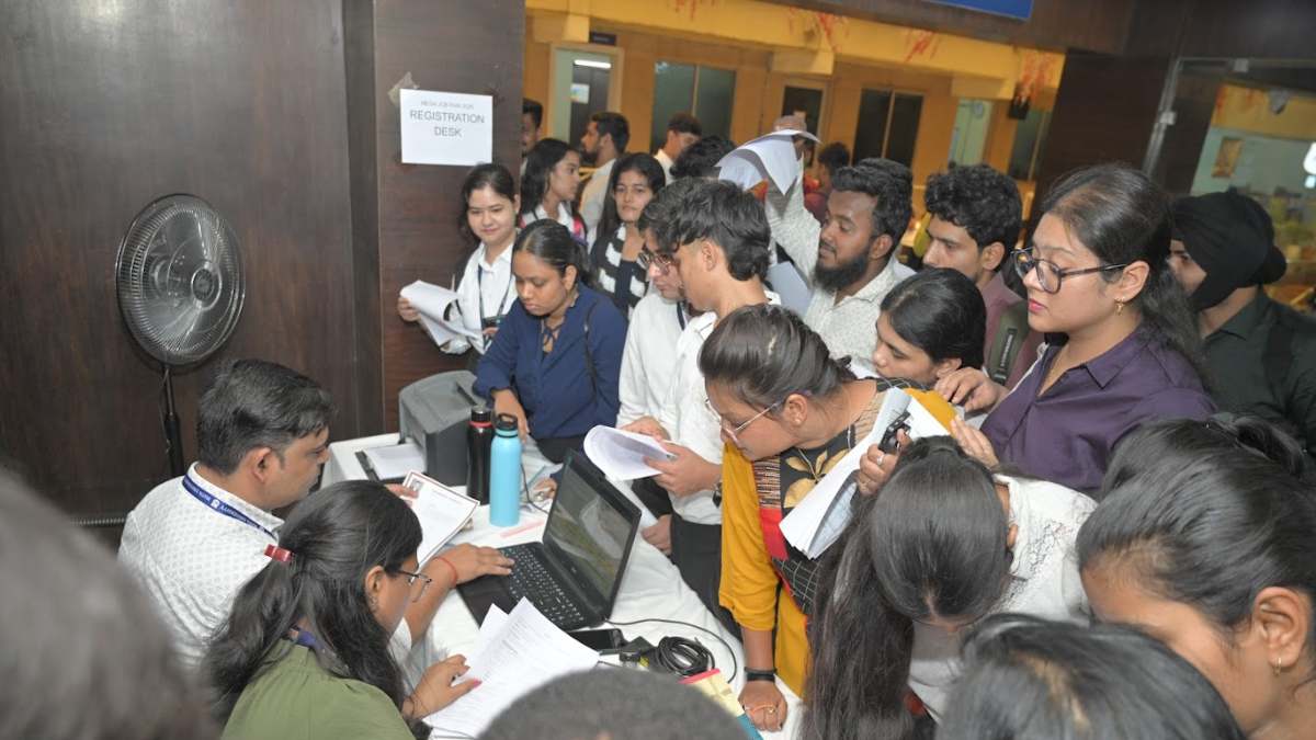 MATS में मेगा जॉब फेयर 2026 का आगाज : 700 से अधिक छात्रों ने लिया हिस्सा, कई प्रतिष्ठित कंपनियों के प्रतिनिधियों ने लिए इंटरव्यू