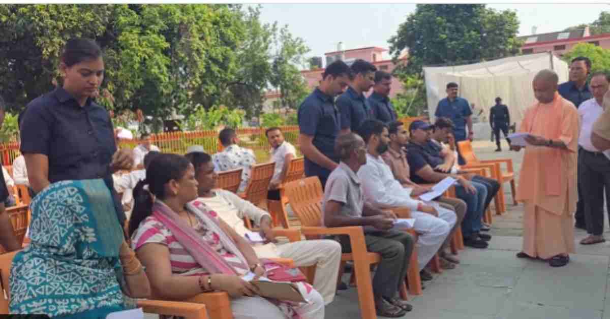 घबराइए मत… CM योगी ने लगाया जनता दर्शन, एक-एक कर सुनी सबकी फरियाद, कहा- सबको मिलेगा न्याय
