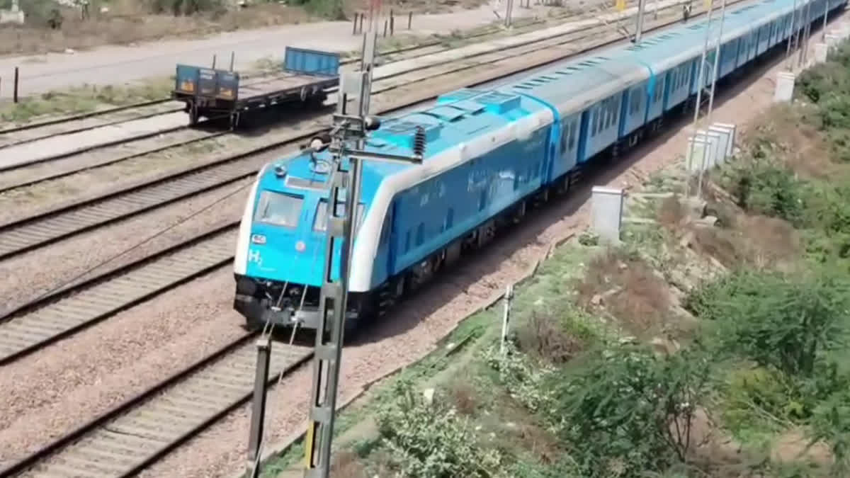 देश की पहली हाइड्रोजन ट्रेन का हाई स्पीड ट्रायल, 120 की रफ्तार से सोनीपत रूट पर भरेगी हुंकार