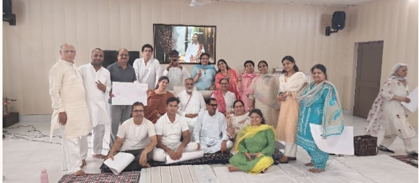 कैथल में आर्ट ऑफ लिविंग का एडवांस्ड मेडिटेशन प्रोग्राम संपन्न, तनाव मुक्ति के लिए साधकों ने सीखी मौन साधना