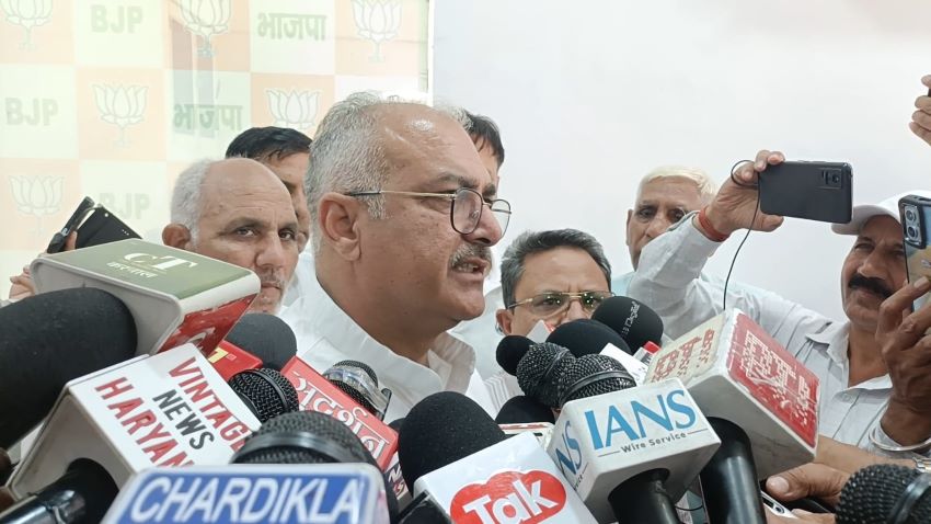 राज्यसभा सांसद संजय भाटिया ने करनाल में की बैठक, मनोहर लाल के सीएम बनने की अफवाह और भगवंत मान पर दिया बड़ा बयान