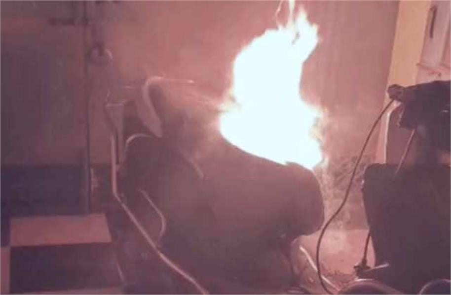 करनाल में इलेक्ट्रिक स्कूटी में लगी आग: घर में धुआं भरने से अफरा-तफरी, बाइक भी जली