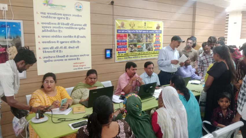 करनाल: स्वनिधि महोत्सव में पथ विक्रेताओं की स्वास्थ्य जांच
