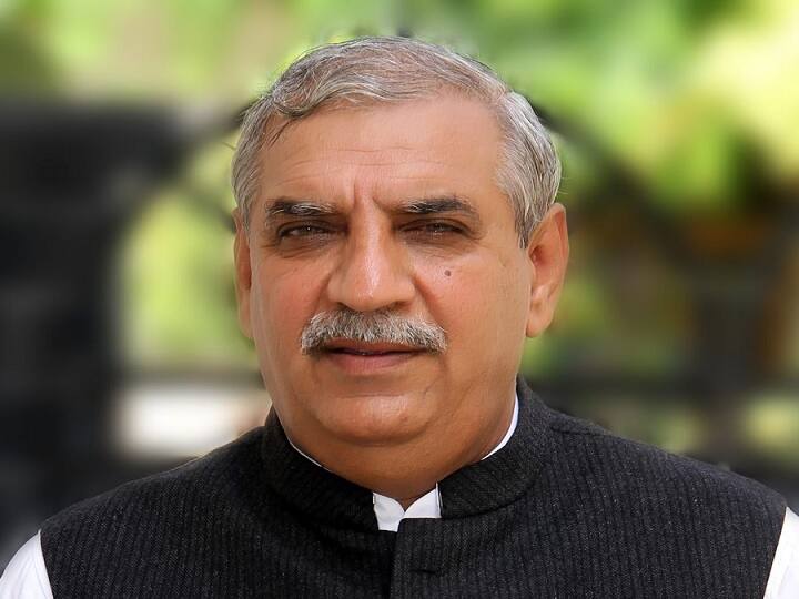 ब्रह्मसरोवर की बदहाली पर भड़के विधायक अशोक अरोड़ा, बोले- श्रद्धालुओं को मुंह ढककर निकलना पड़ रहा