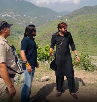 पुलिस सुरक्षा या सोशल मीडिया शोऑफ? हरियाणवी गायक मासूम शर्मा की टीम पर गंभीर आरोप, गैंगस्टर थीम रीलों से मचा बवाल