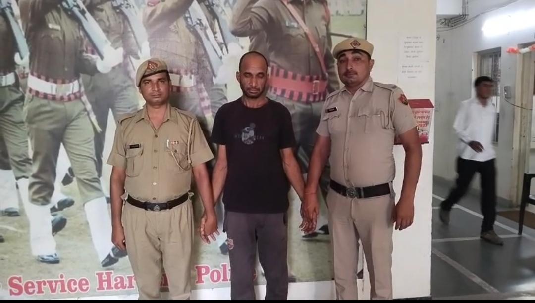 पत्नी और बेटी की हत्या कर फरार हुआ आरोपी पति गिरफ्तार, 14 दिन की न्यायिक हिरासत में भेजा गया
