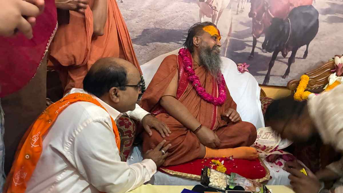 ‘गाय केवल आस्था का विषय नहीं’, गौ रक्षा पर संत राजेंद्र दास जी महाराज ने कही बड़ी बातें