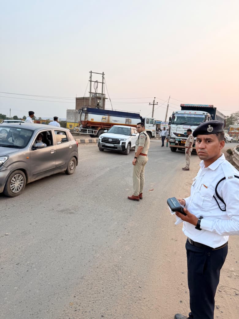 घाटा शमशाबाद टोल पर पुलिस का सख्त एक्शन: नियम तोड़ने वालों की शामत, चला विशेष चेकिंग अभियान
