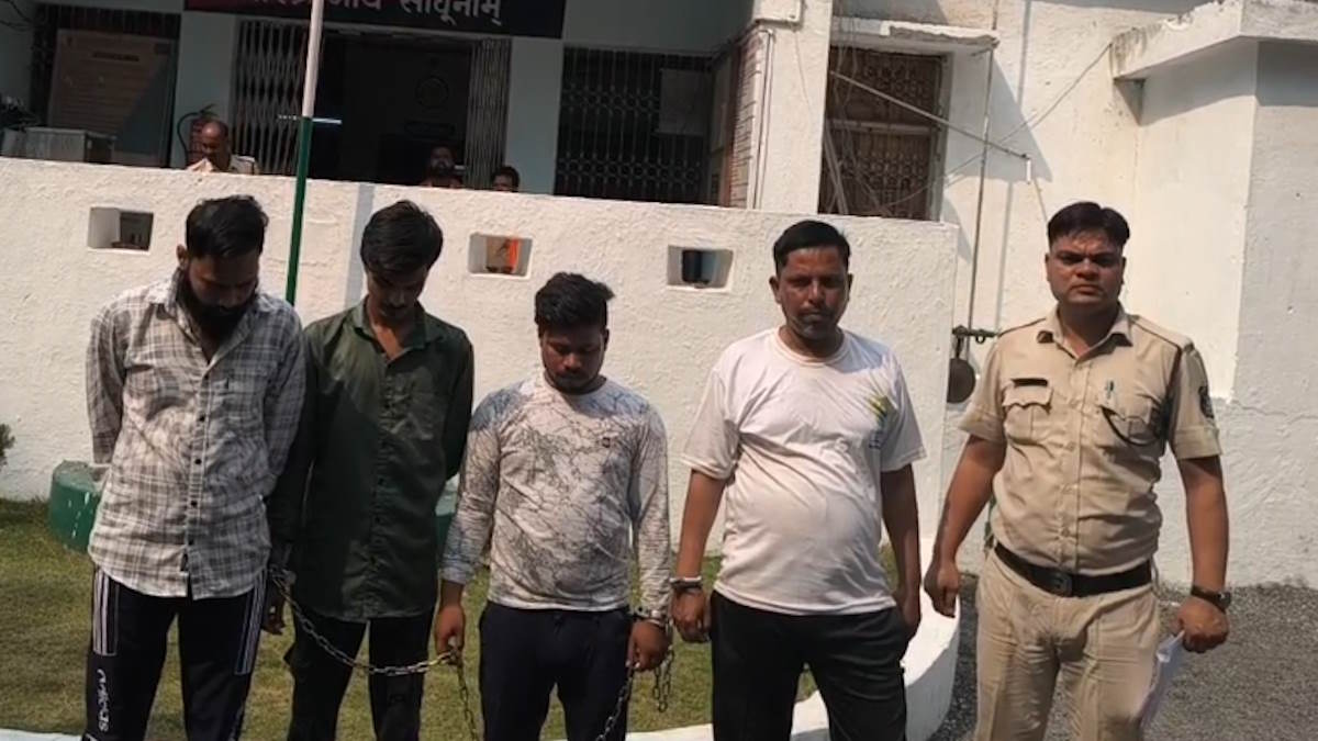 सरपंच पर लगाया बलात्कार का फर्जी आरोप, पुलिस ने युवती समेत पांच को किया गिरफ्तार…