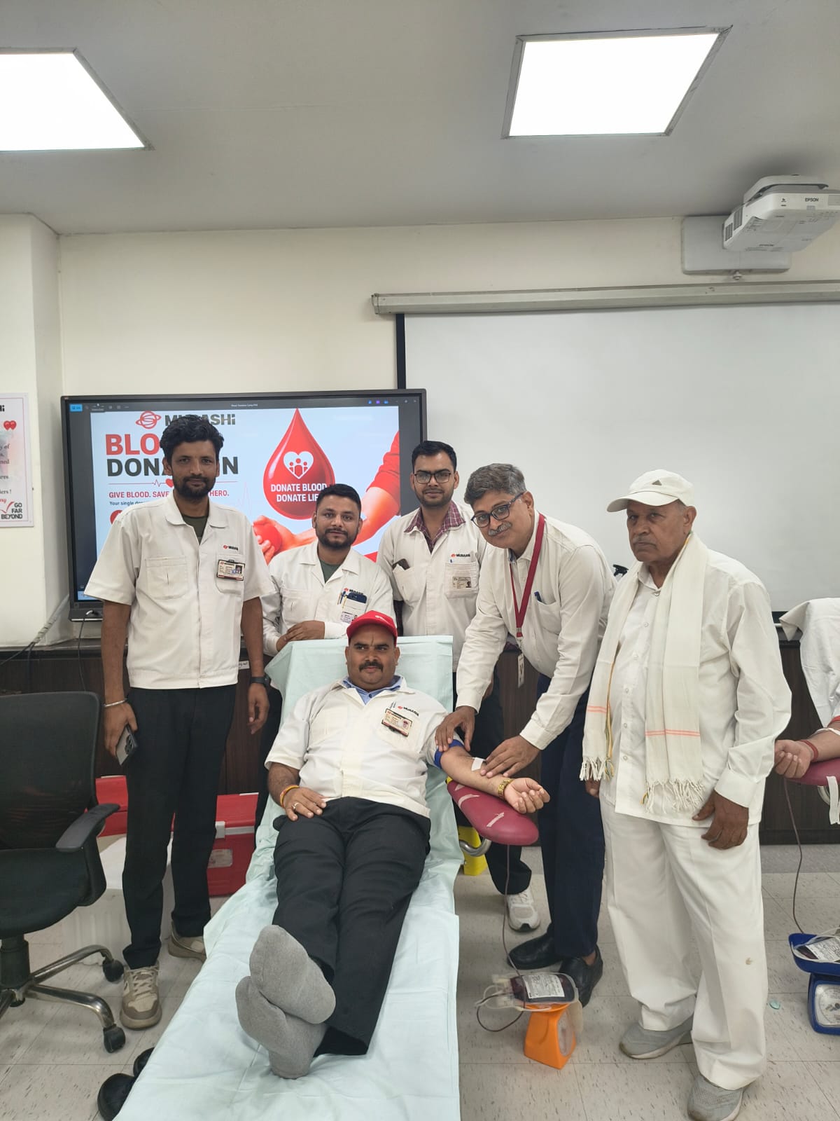 रेवाड़ी के मुसासी ऑटो पार्ट्स कंपनी में रक्तदान शिविर का आयोजन, कर्मचारियों ने दान की 61 यूनिट खून