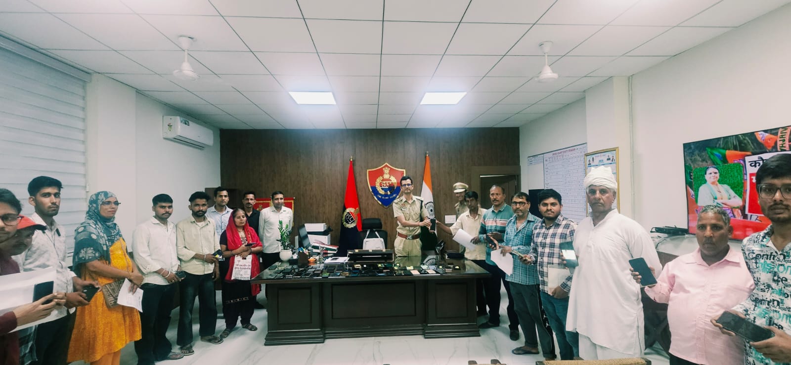 मोबाइल गुम होते ही करें CEIR पोर्टल पर शिकायत, रेवाड़ी पुलिस ने लौटाए 25 लाख के 60 मोबाइल