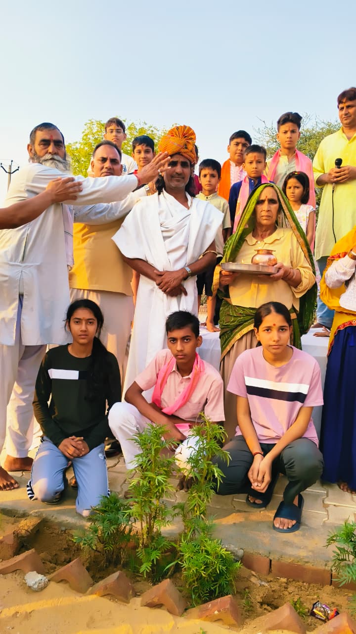 ‘योग भगाए रोग’ अभियान की शानदार शुरुआत: टूमना में पहले ही दिन उमड़ी ग्रामीणों की भीड़