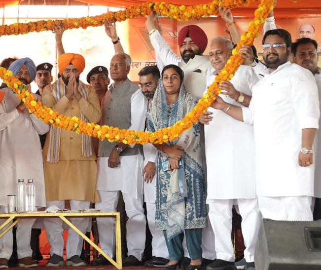 आप “लुटेरों की पार्टी” केजरीवाल की ईमानदारी का चोला उतरा, पंजाब में मान सरकार की ‘उल्टी गिनती’ शुरू, BJP बनाएगी अगली सरकार: नायब सैनी
