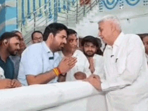 ‘विधायक बनवाने की चाबी मेरे पास है’… संत रामपाल के दावे के बाद दरबार में लगी राजनेताओं की कतार