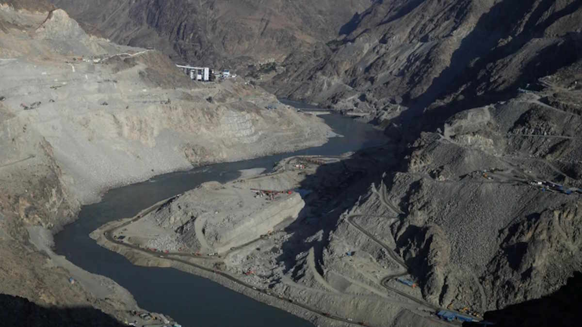सिंधु जल संधि को ठंडे बस्ते में डालने का असर; पाकिस्तान का लगभग एक-तिहाई हिस्सा संकट में, सिंध और बलूचिस्तान में पानी की भारी किल्लत…