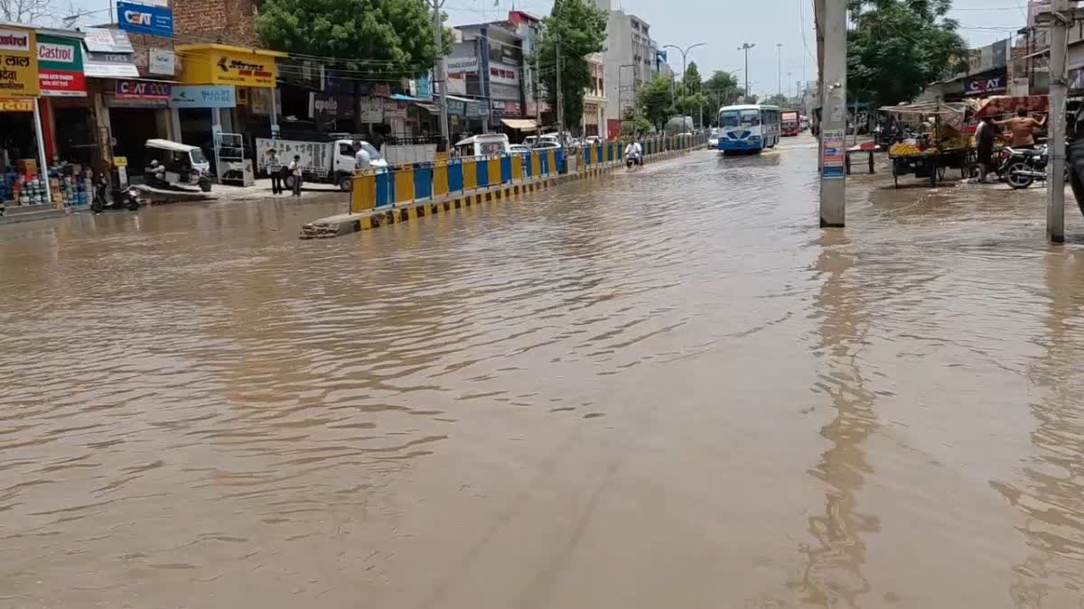 सिरसा में मानसून की पहली बारिश बनी आफत: जलभराव से डूबे रास्ते, खुली प्रशासनिक दावों की पोल