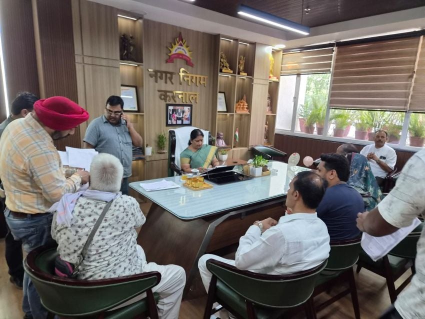 करनाल: जनसुनवाई में महापौर रेणु बाला गुप्ता ने सुनीं नागरिकों की समस्याएं, त्वरित समाधान के दिए निर्देश