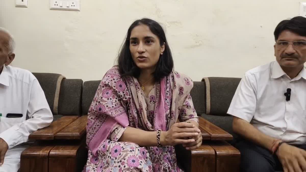 विनेश फोगाट का डिप्टी स्पीकर पर तीखा पलटवार, कहा- व्यक्तिगत कटाक्ष करना आपको शोभा नहीं देता