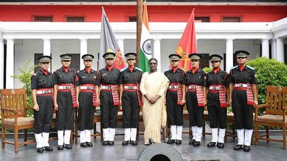 ‘ऐतिहासिक क्षण’: IMA से महिला अधिकारियों का पहला बैच हुआ पास आउट, राष्ट्रपति मुर्मू ने कहा- उम्मीद है कि और भी कई महिलाएं ऐसा ही करेंगी…