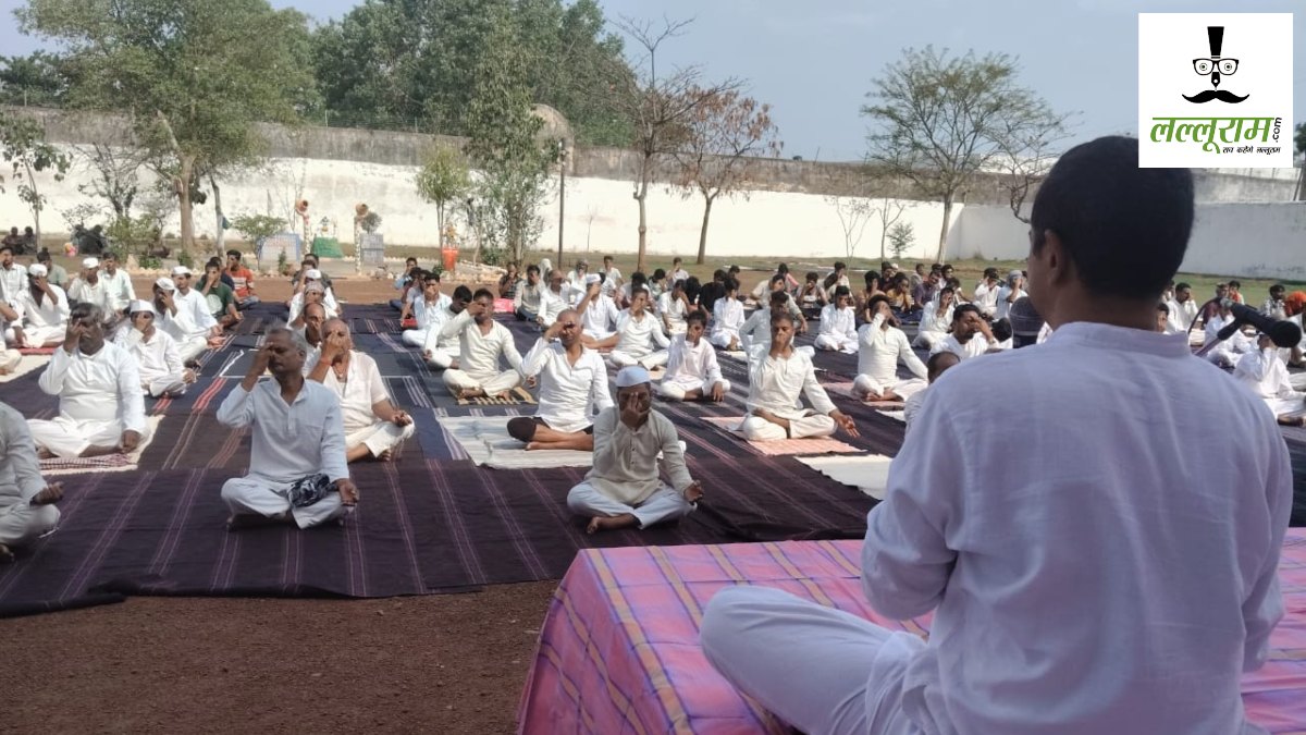 अंतरराष्ट्रीय योग दिवस : छत्तीसगढ़ के 33 जेलों में हजारों बंदियों ने किया योग, डीजी जेल हिमांशु गुप्ता हुए शामिल