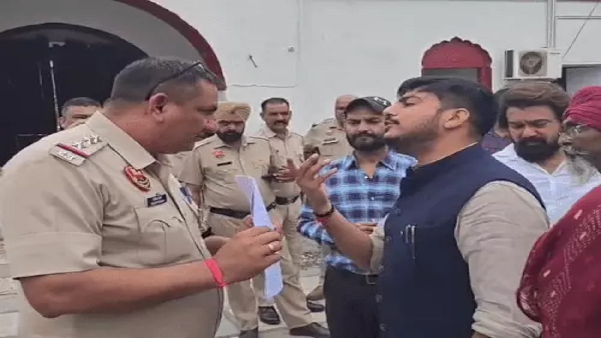 पंचकूला के पिंजौर थाने के अंदर हुआ बड़ा हंगामा, जानें बीच थाने में अचानक क्यों भिड़ गए नेता और पुलिस अधिकारी