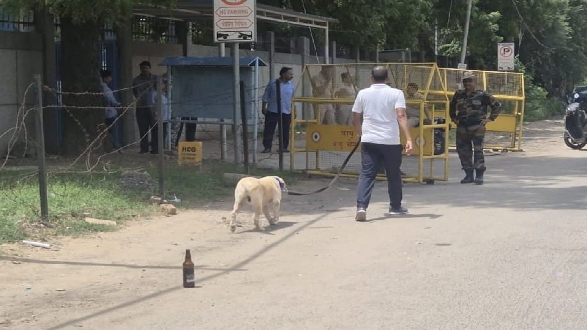 अचानक खाली कराए गए गुरुग्राम के स्कूल, जानिए क्या है पूरी वजह