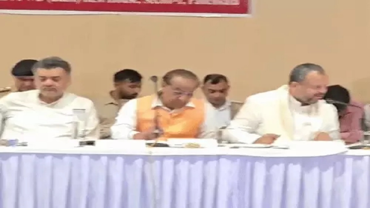 पंचकूला में सरकारी योजनाओं पर बरसे सांसद, अधिकारियों को लगाई फटकार