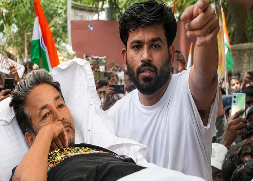 अभिजीत दीपके की सोनम वांगचुक से भावुक अपील, कहा- अनशन तोड़ दें, हम प्रोटेस्ट को आगे बढ़ाएंगे