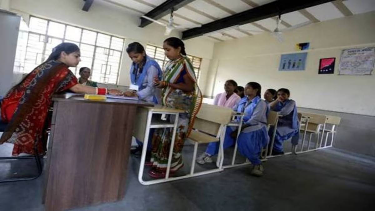 ​ड्रॉपआउट बच्चों को स्कूल वापस लाने की तैयारी, 4 जुलाई को विशेष अभिभावक-शिक्षक बैठक