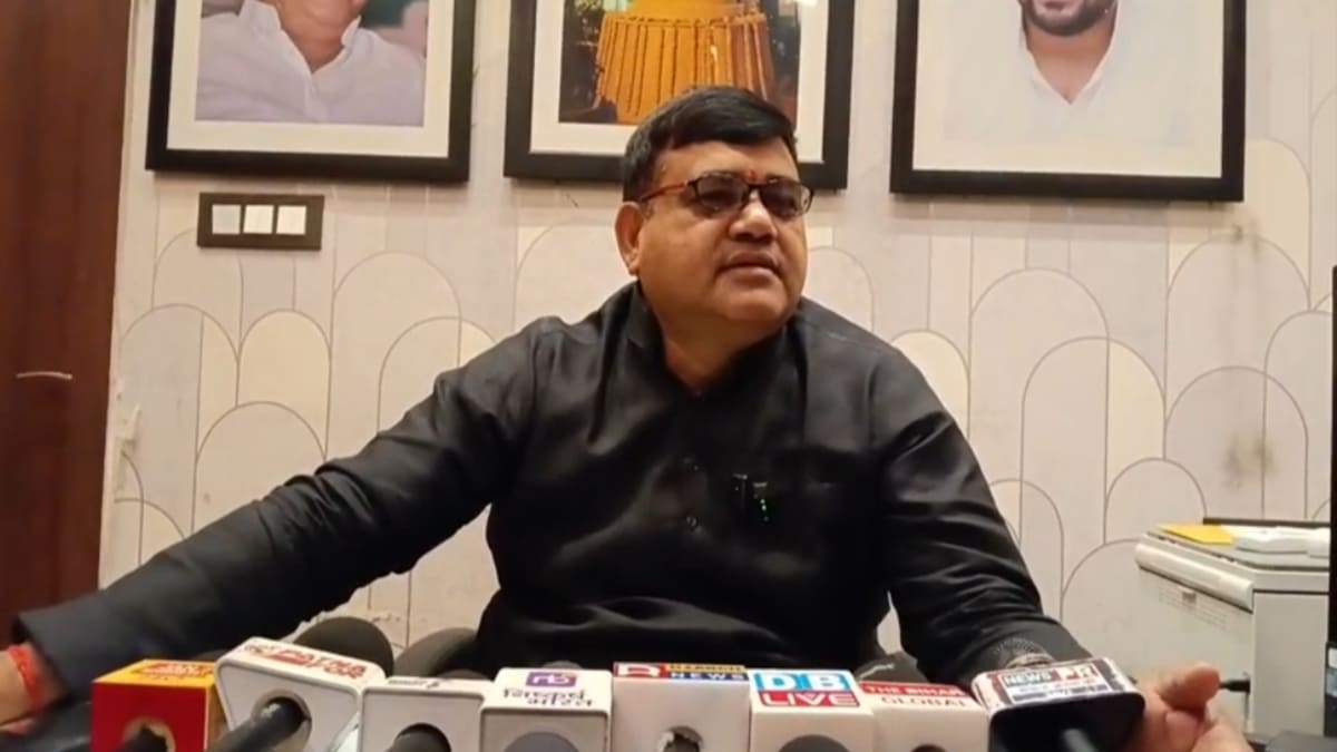 तहखाना खोदना है तो पोकलेन ले आएं, बंगला खाली करने के बाद राजद का भाजपा पर तीखा प्रहार
