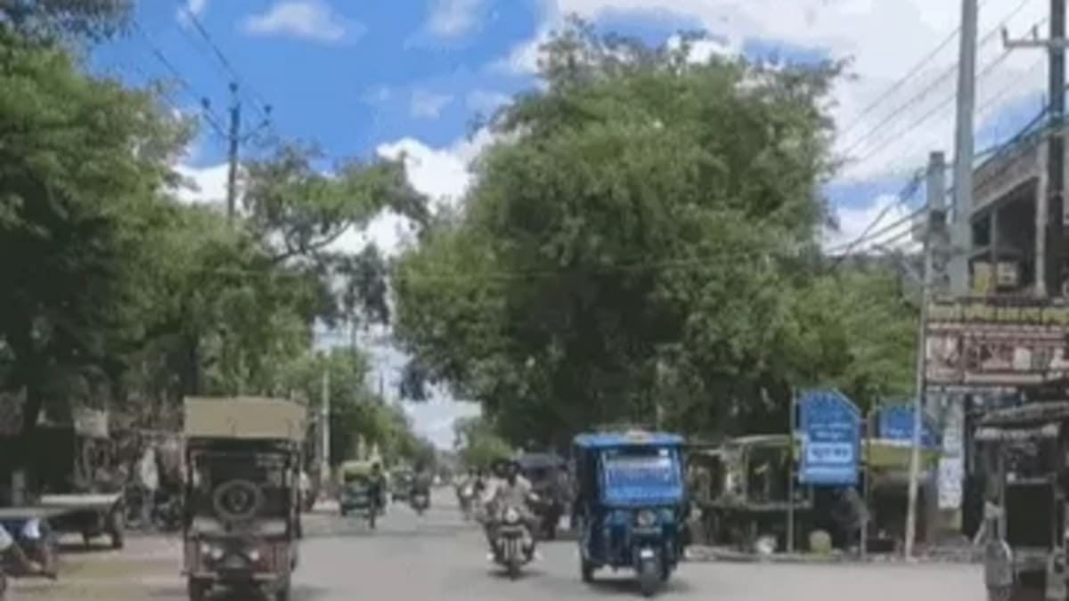 Weather news: 18 जिलों में बारिश का यलो अलर्ट, उमस से लोग बेहाल, 52% बारिश की कमी