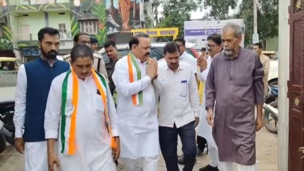 ​राम मंदिर चंदा घोटाले पर सियासी घमासान, सांसद मनोज कुमार ने सरकार को घेरा