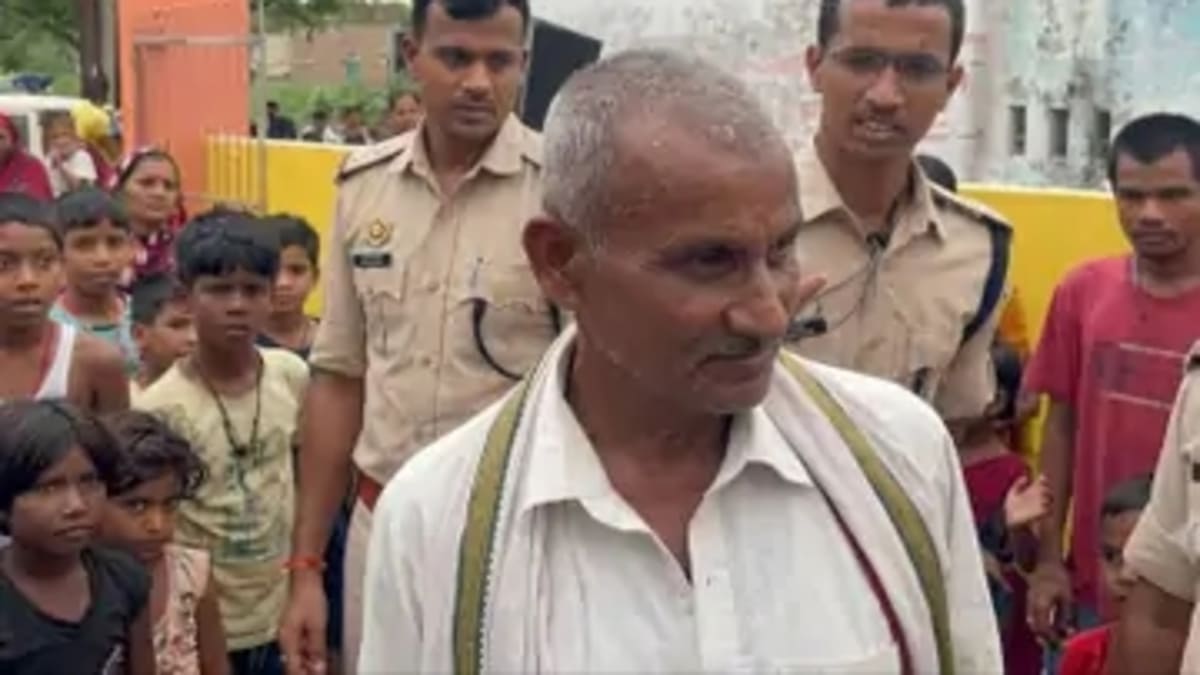 पटना में 60 वर्षीय व्यक्ति के साथ रह रही थी महिला, पहले पति की एंट्री से घंटों चला हंगामा
