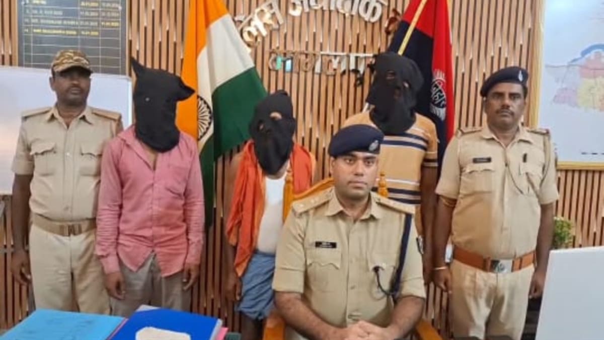 पुलिस ने सुलझाया ब्लाइंड केस, हत्या में इस्तेमाल टोटो रिक्शा जब्त, 3 गिरफ्तार