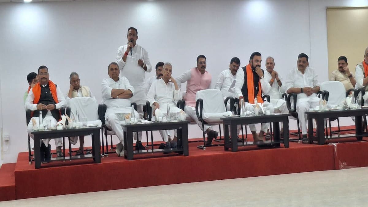 पूर्व महासचिव छोटू सिंह निष्कासित, सीएम आवास में हंगामे के बाद एक्शन मोड में पार्टी