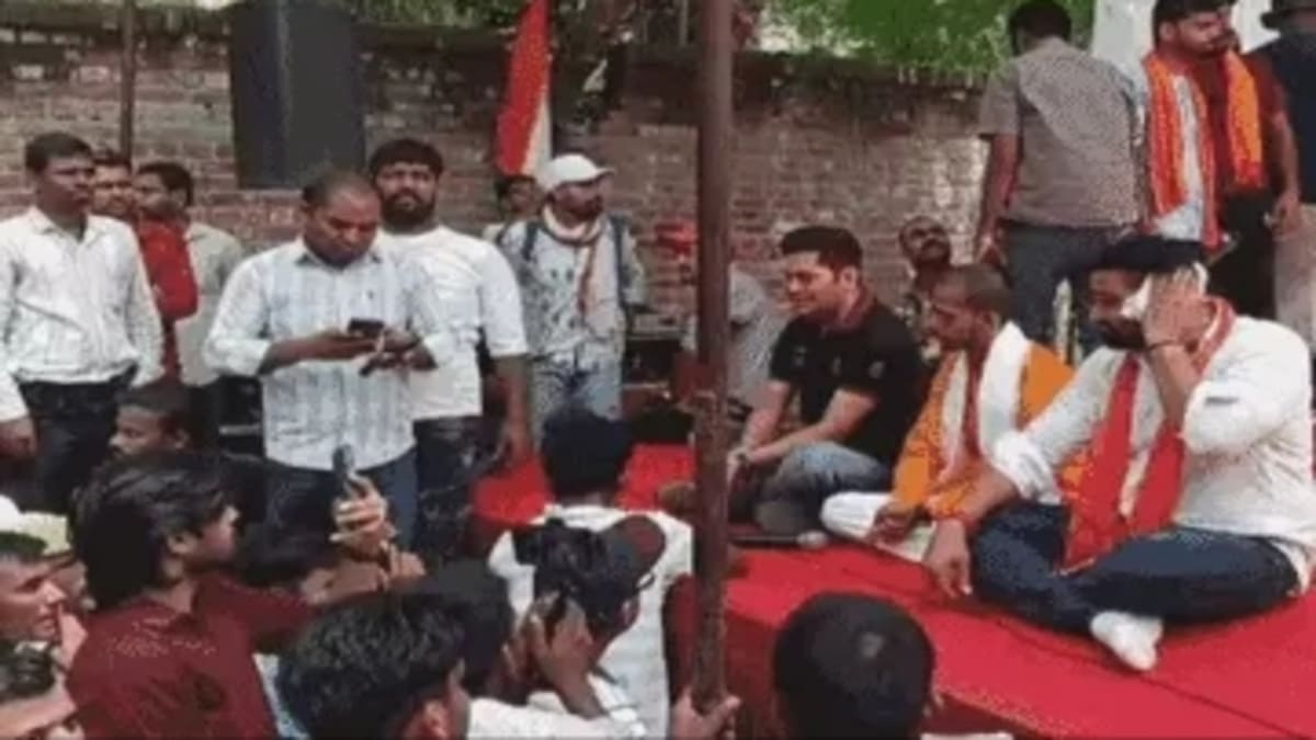 ​भरत तिवारी एनकाउंटर: न्याय की मांग को लेकर जंतर-मंतर पर अनिश्चितकालीन धरना