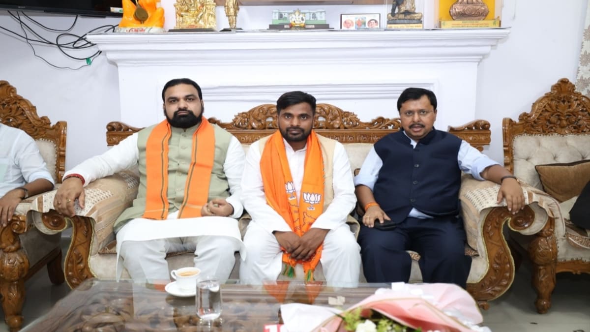 बांकीपुर उपचुनाव: नीरज कुमार सिन्हा के नामांकन से उत्साहित एनडीए, शीर्ष नेतृत्व ने दिया जीत का मंत्र
