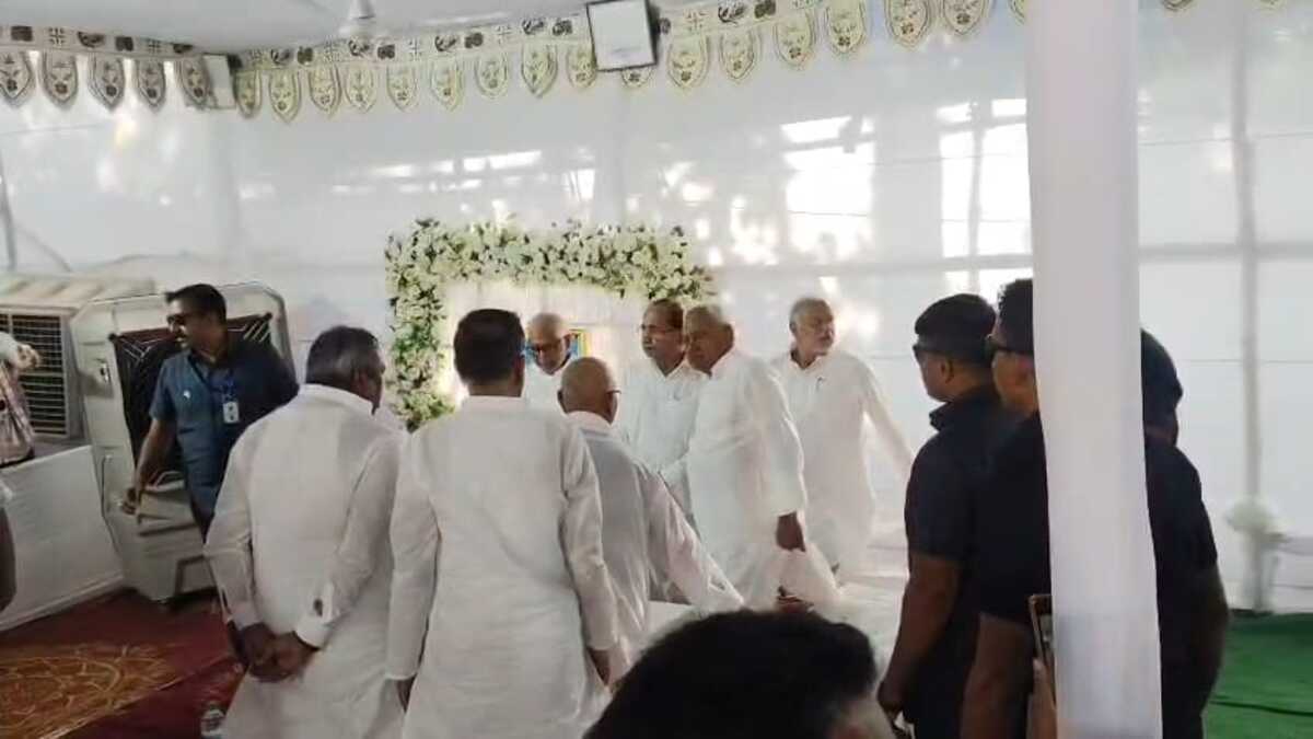 केशवपुर में अचानक पहुंचे नीतीश कुमार, जानें क्या था कारण