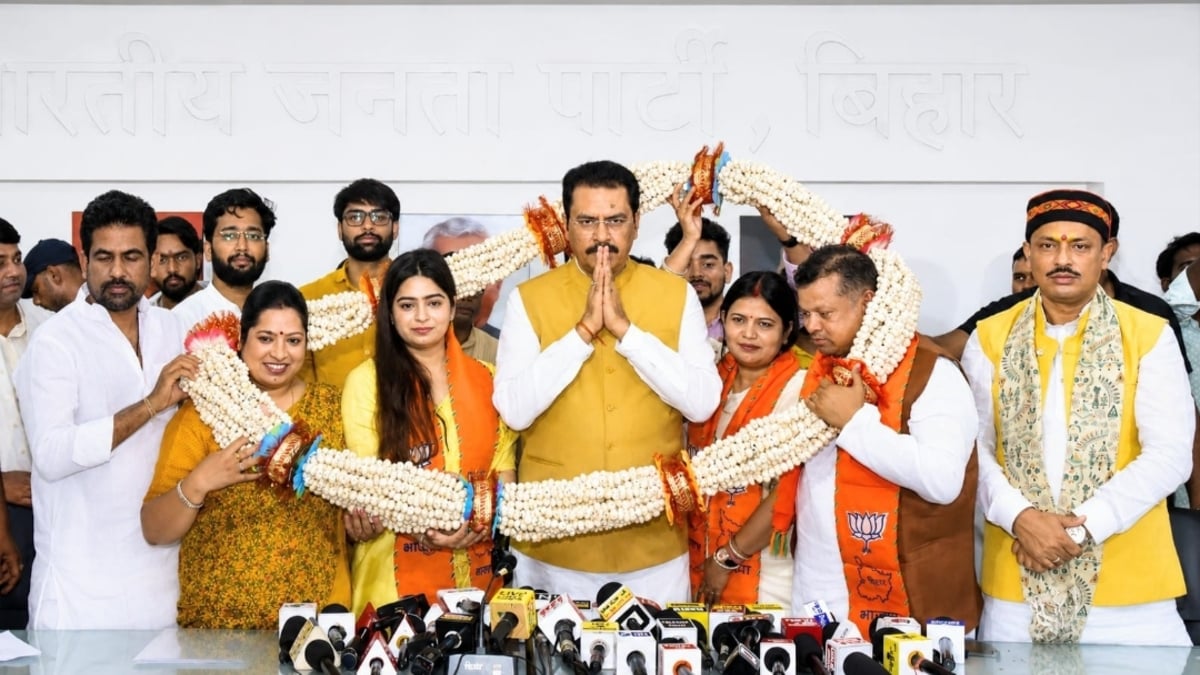 जन सुराज में मची भगदड़, फिल्म डायरेक्टर चेतना झांब सहित कई पूर्व प्रत्याशियों ने छोड़ी पार्टी