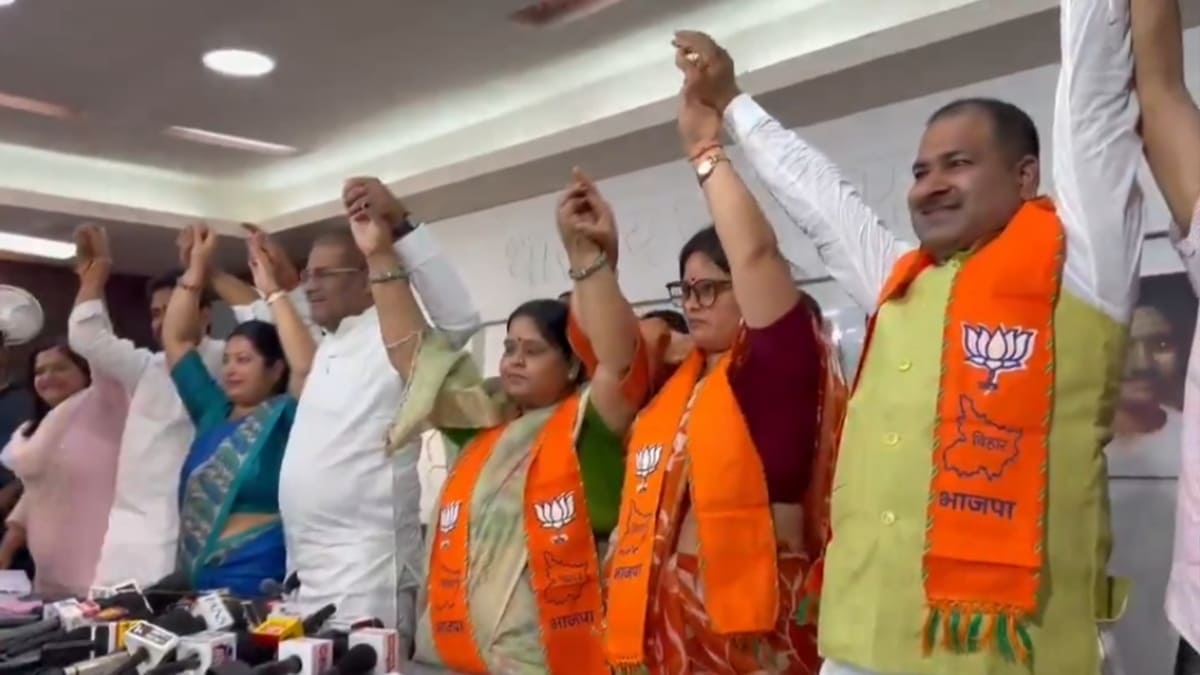 बांकीपुर उपचुनाव से पहले जन सुराज को बड़ा झटका, कई नेता भाजपा में शामिल