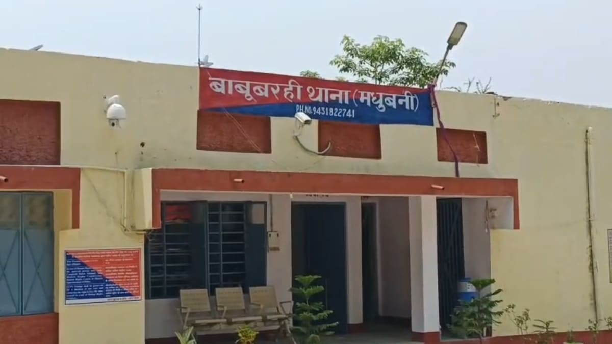 नेपाल से आ रहा था गांजा! पुलिस ने बिछाया जाल, 30 लाख का माल और कार छोड़ भागा तस्कर