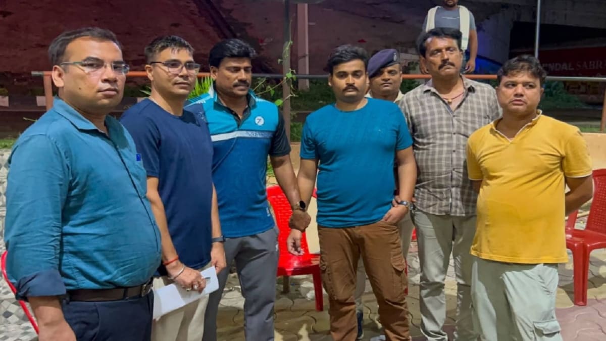 खाकी पर फिर लगा दाग, 27 हजार रिश्वत लेते सम्यागढ़ SHO गिरफ्तार