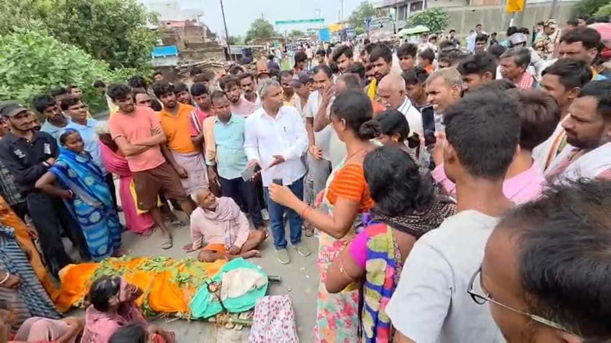 इलाज के दौरान युवक की मौत पर फूटा ग्रामीणों का गुस्सा, जाम रहा फोर लेन
