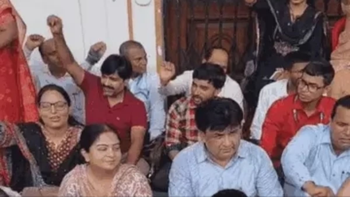 पटना में आज राजभवन मार्च: पेपर लीक और PU अधिनियम-1976 को लेकर सरकार को घेरेंगे छात्र