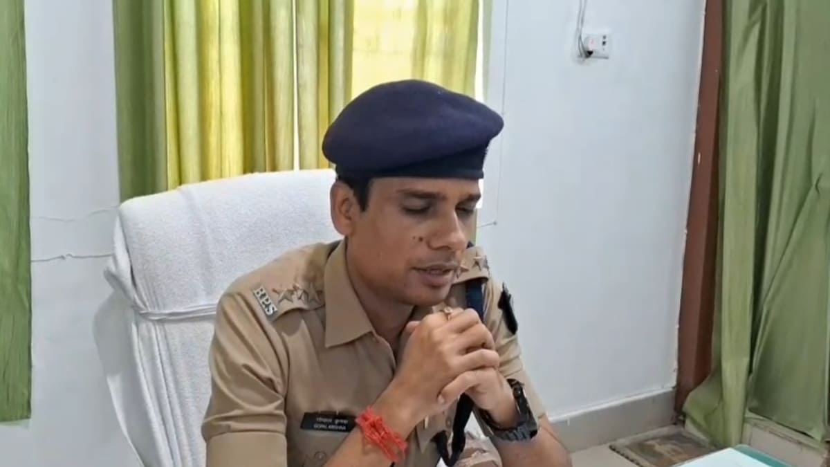 मोहनिया चेक पोस्ट पर अवैध वसूली करते 3 सैप और 1 होमगार्ड गिरफ्तार, 83 हजार नकद बरामद